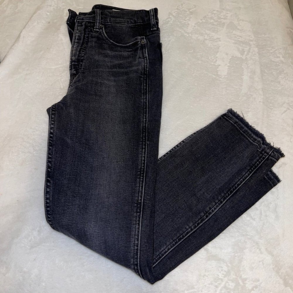 Mid rise black gap jeans